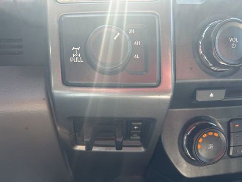 Used 2018 Ford F250 XLT w/ XLT Premium Package image 28