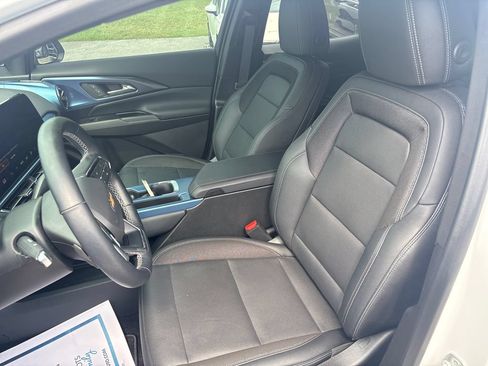Used 2024 Chevrolet Equinox EV LT FWD image 11