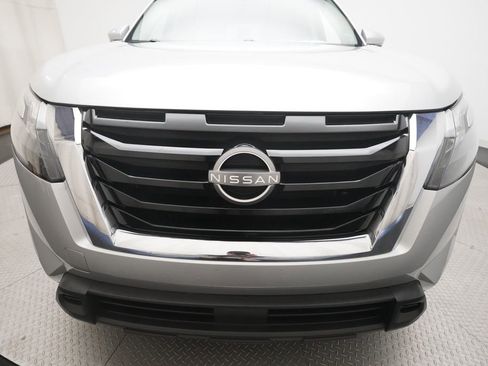 Used 2024 Nissan Pathfinder SV AWD/4WD image 22