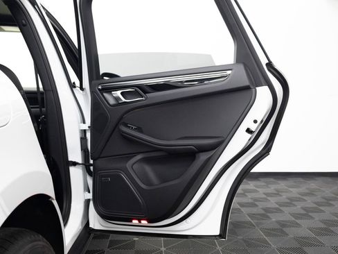 New 2026 Porsche Macan Turbo AWD/4WD image 34