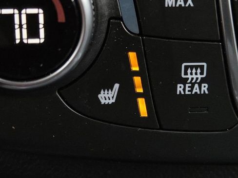 Used 2019 Chevrolet Traverse LT w/ LT Premium Package AWD/4WD image 6