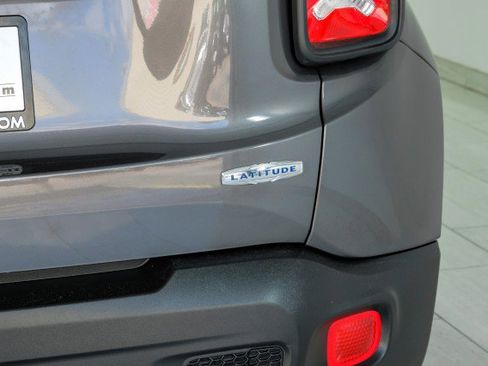 Used 2019 Jeep Renegade Latitude image 43