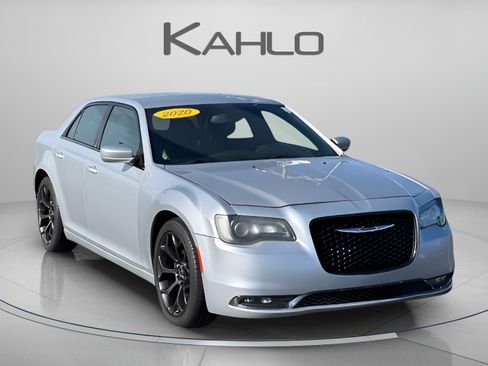Used 2020 Chrysler 300 S RWD image 6