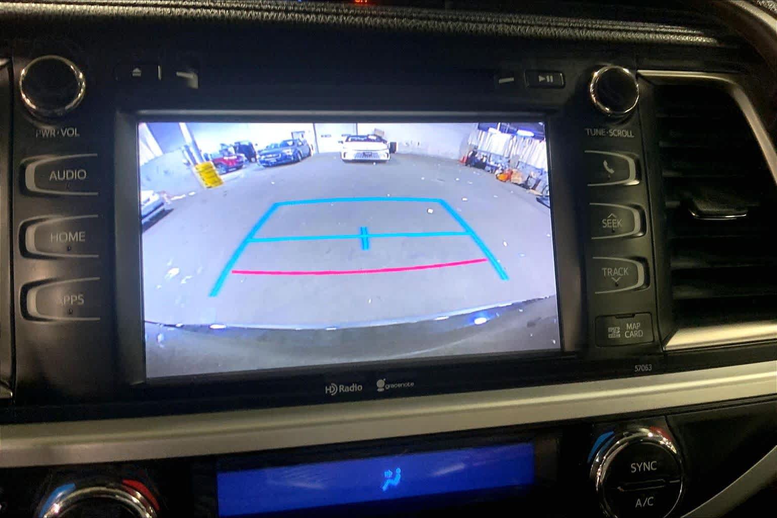 Used 2015 Toyota Highlander XLE AWD/4WD image 27
