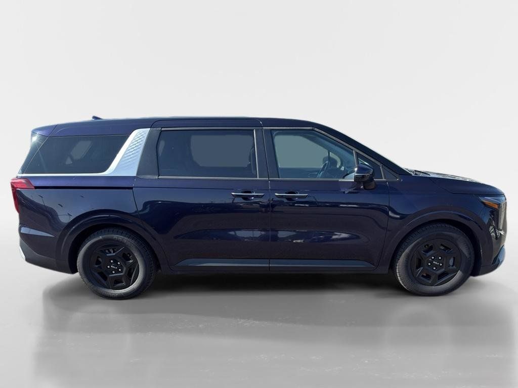 Used 2025 Kia Carnival FWD image 6