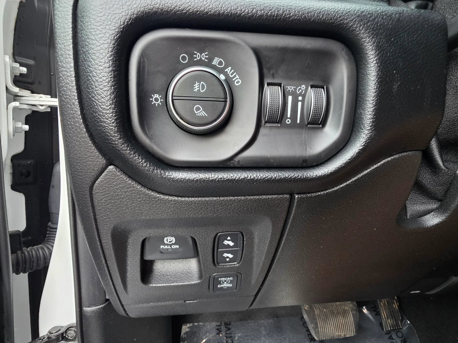 Used 2020 RAM 1500 Laramie w/ Sport Appearance Package AWD/4WD image 23