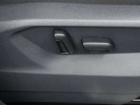 Used 2023 Volkswagen Tiguan SEL R-Line AWD/4WD image 38