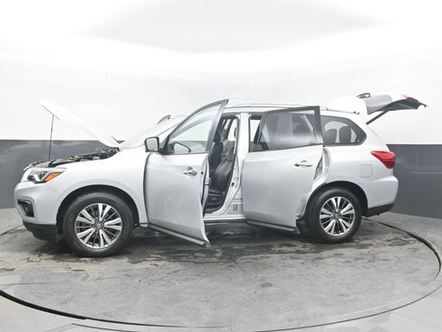 Used 2020 Nissan Pathfinder SL image 40