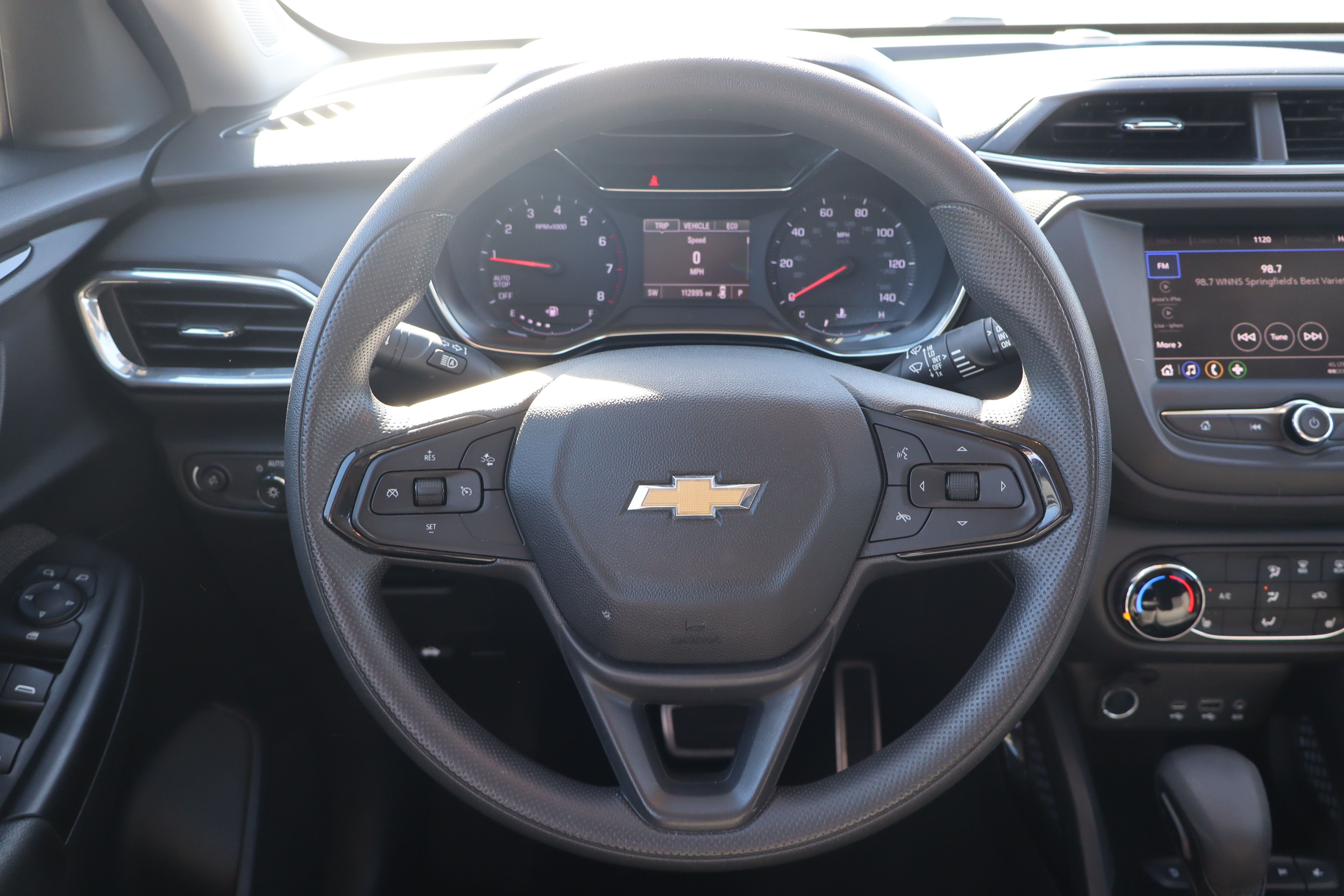 Used 2022 Chevrolet TrailBlazer LT w/ LPO, Blackout Package FWD image 14