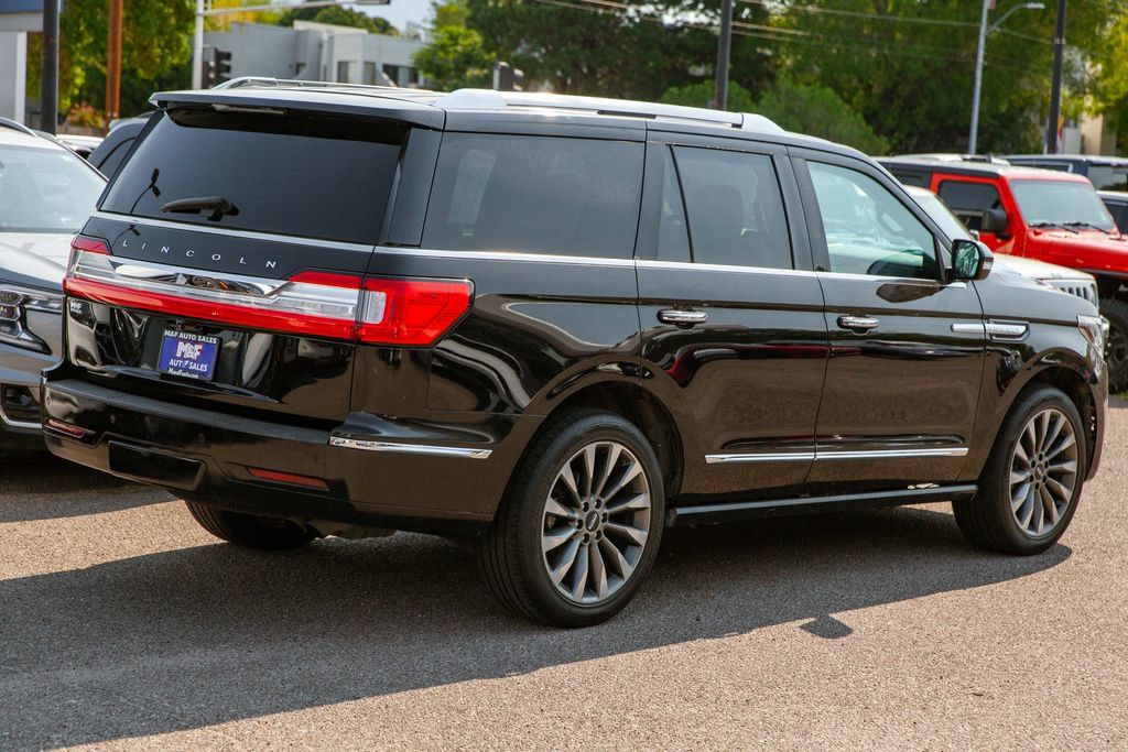 Used 2019 Lincoln Navigator Select RWD image 5