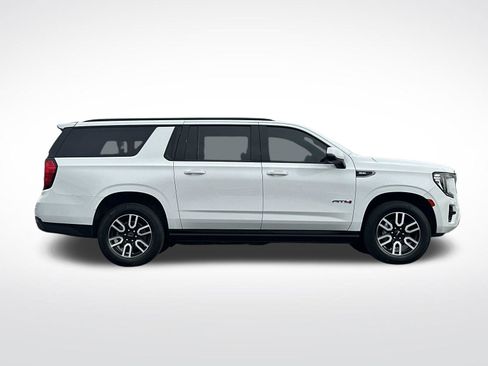 Used 2023 GMC Yukon XL AT4 image 2
