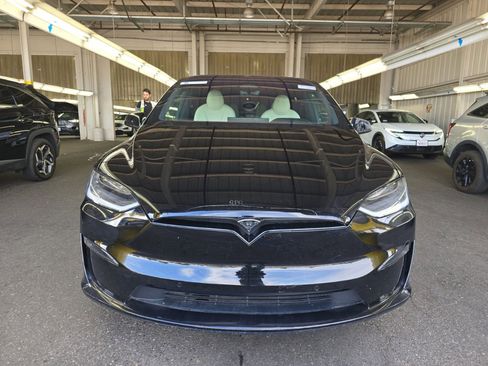 Used 2023 Tesla Model X Plaid image 2