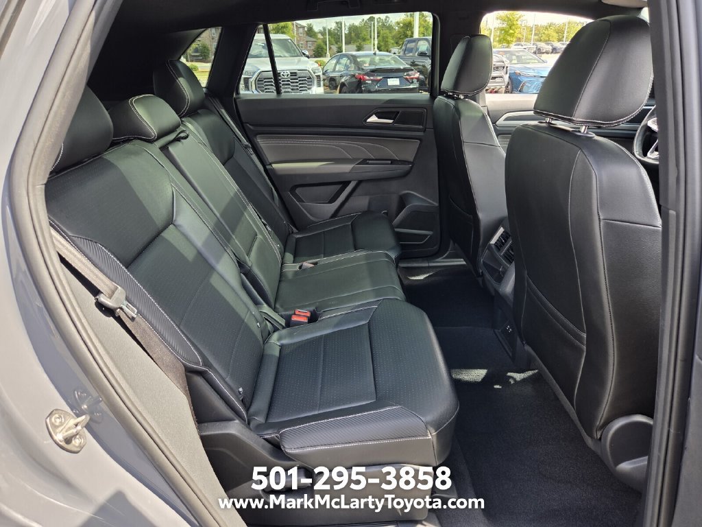Used 2023 Volkswagen Atlas Cross Sport SEL R-Line AWD/4WD image 14