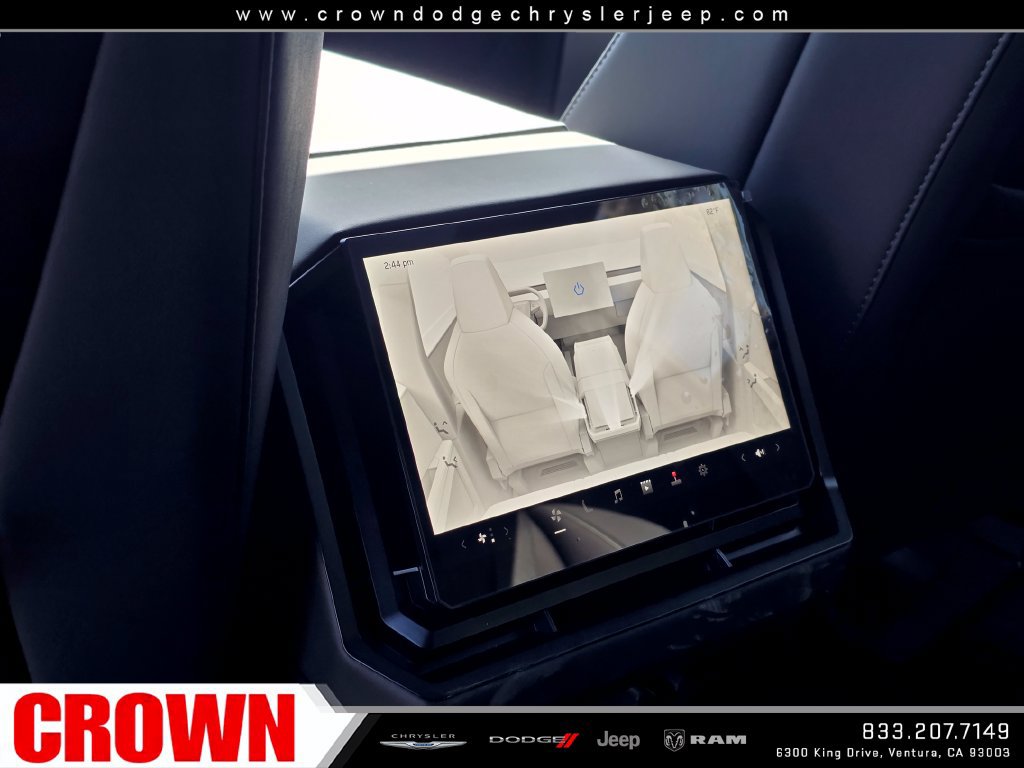 Used 2024 Tesla Cybertruck AWD Crew Cab image 32