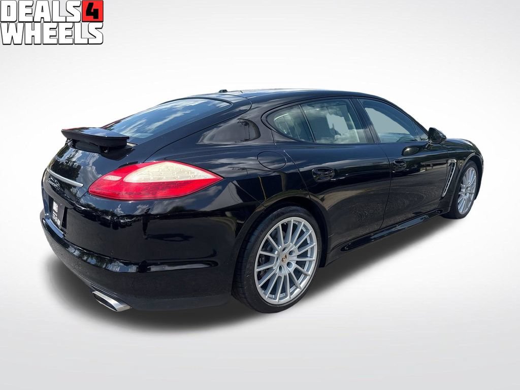 Used 2013 Porsche Panamera 4 Platinum Edition w/ Sport Chrono Pkg AWD/4WD image 7