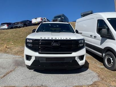 New 2026 Ford Expedition Max Platinum w/ Stealth Performance Package