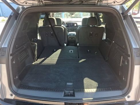 Used 2025 Chevrolet Traverse High Country w/ LPO, Floor Liner Package FWD image 33