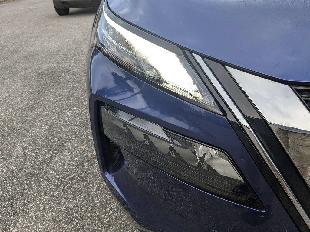 Used 2023 Nissan Rogue S FWD image 11