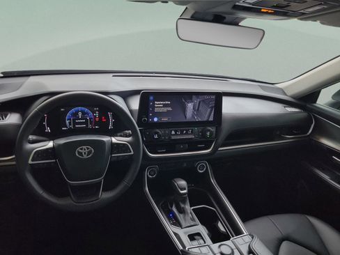 Certified 2025 Toyota Grand Highlander AWD image 12