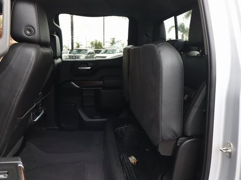 Used 2020 GMC Sierra 1500 SLT image 38