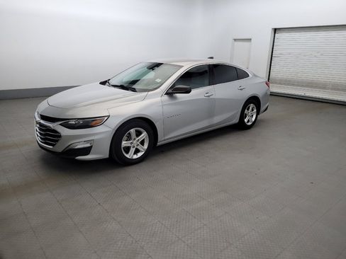 Used 2020 Chevrolet Malibu LS w/ LPO, Convenience Package 1 FWD image 2