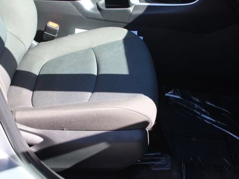 Used 2022 Toyota RAV4 LE AWD/4WD image 31