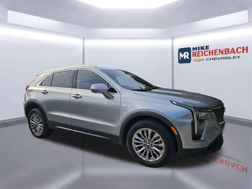 Used 2025 Cadillac XT4 Premium Luxury FWD image 1