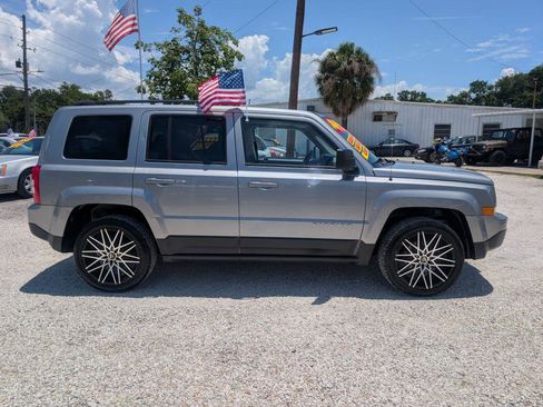 Used 2016 Jeep Patriot Sport w/ Power Value Group FWD image 4
