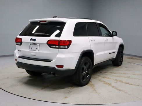 Used 2018 Jeep Grand Cherokee Laredo image 12