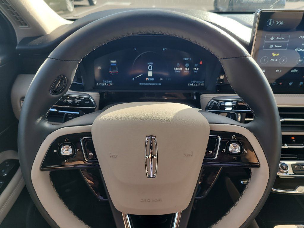 Used 2026 Lincoln Corsair Reserve FWD image 26