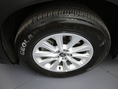 Certified 2025 Toyota Grand Highlander AWD image 14