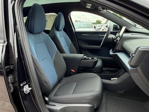 New 2026 Volvo EX30 Plus w/ Climate Package RWD image 8