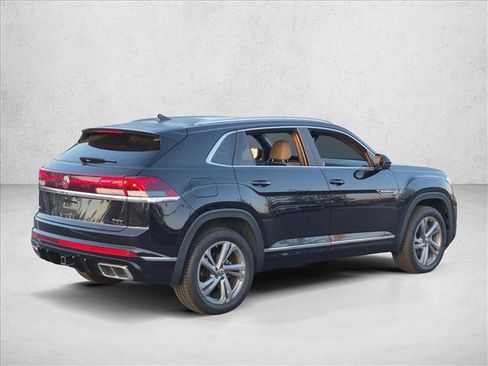 Used 2024 Volkswagen Atlas Cross Sport SEL R-Line AWD/4WD image 5