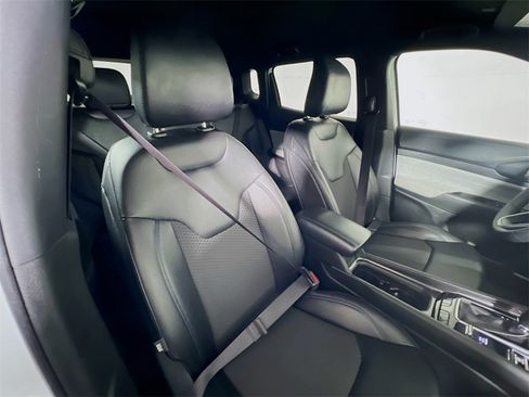 Used 2024 Jeep Compass Latitude image 25