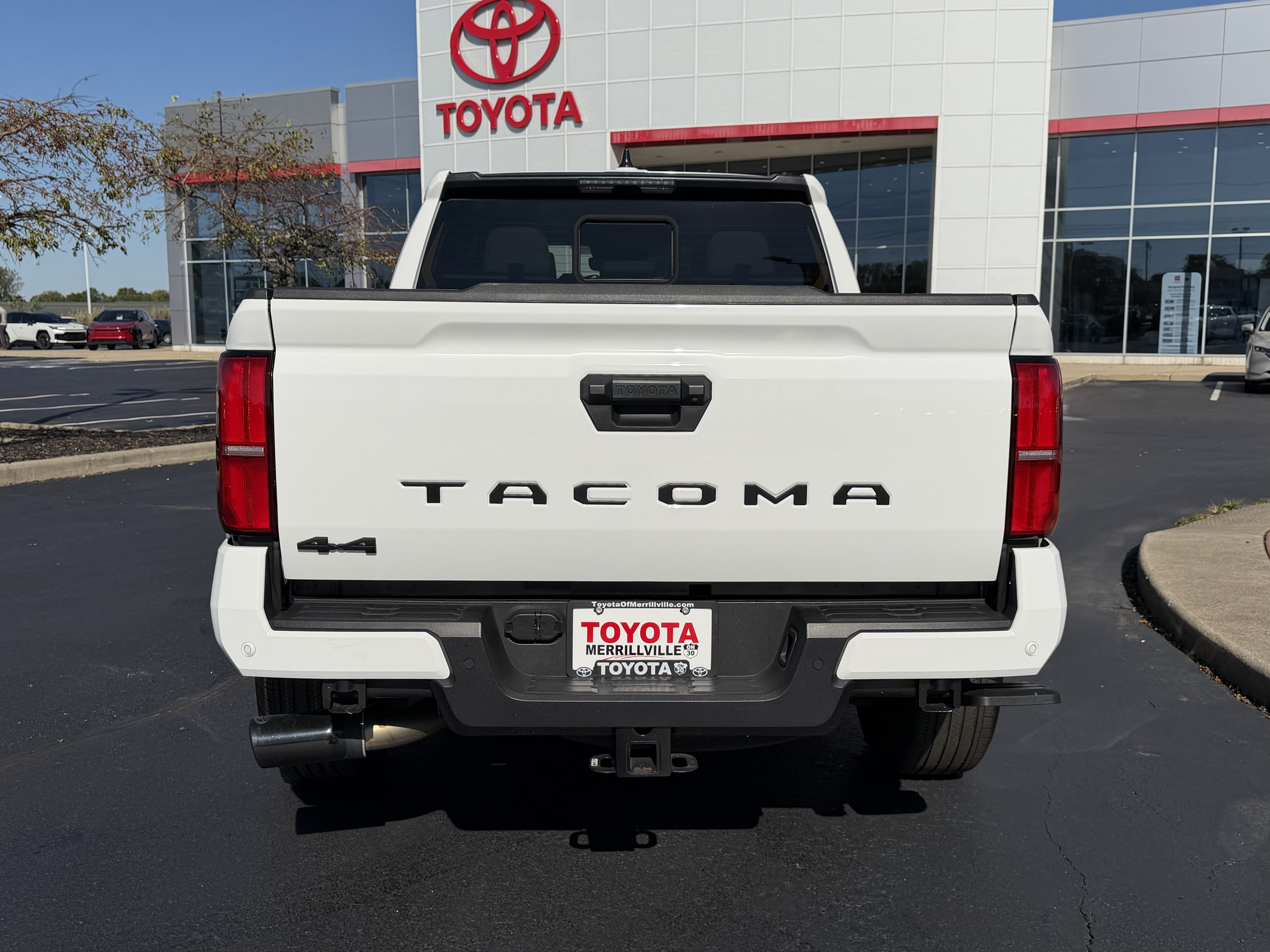 Certified 2025 Toyota Tacoma SR5 AWD/4WD image 6