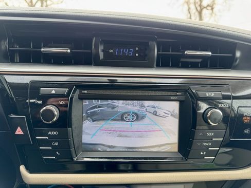 Used 2016 Toyota Corolla LE image 28