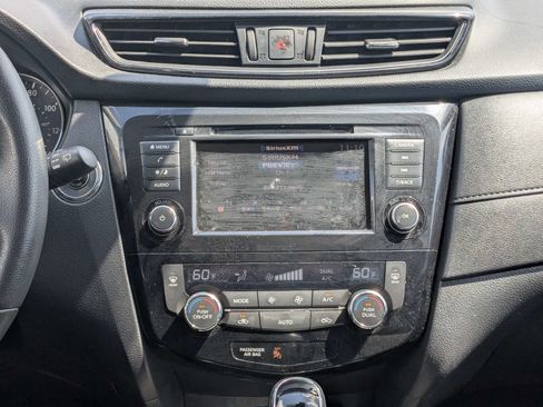 Used 2019 Nissan Rogue SV AWD/4WD image 20