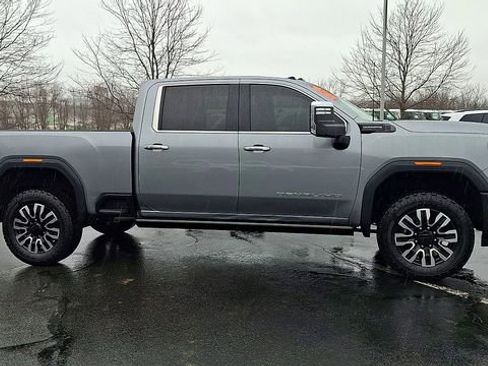 Certified 2024 GMC Sierra 2500 Denali Ultimate image 9