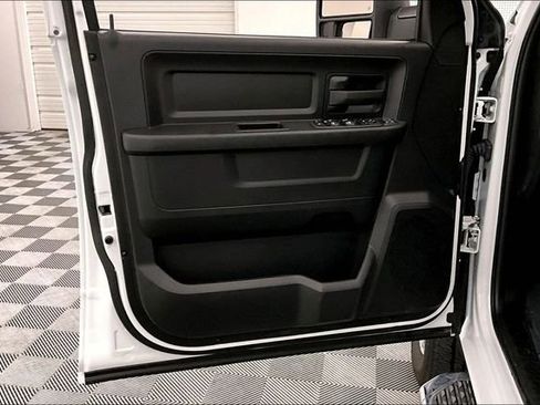 Used 2024 RAM 3500 Tradesman w/ Chrome Appearance Group image 18