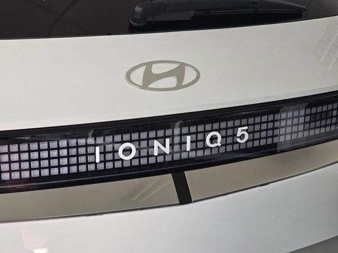 New 2026 Hyundai Ioniq 5 Limited image 15