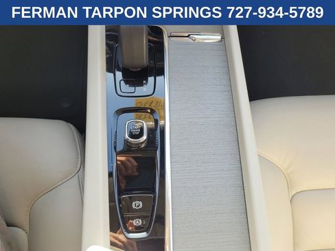 Certified 2023 Volvo XC60 B5 Plus w/ Climate Package image 28