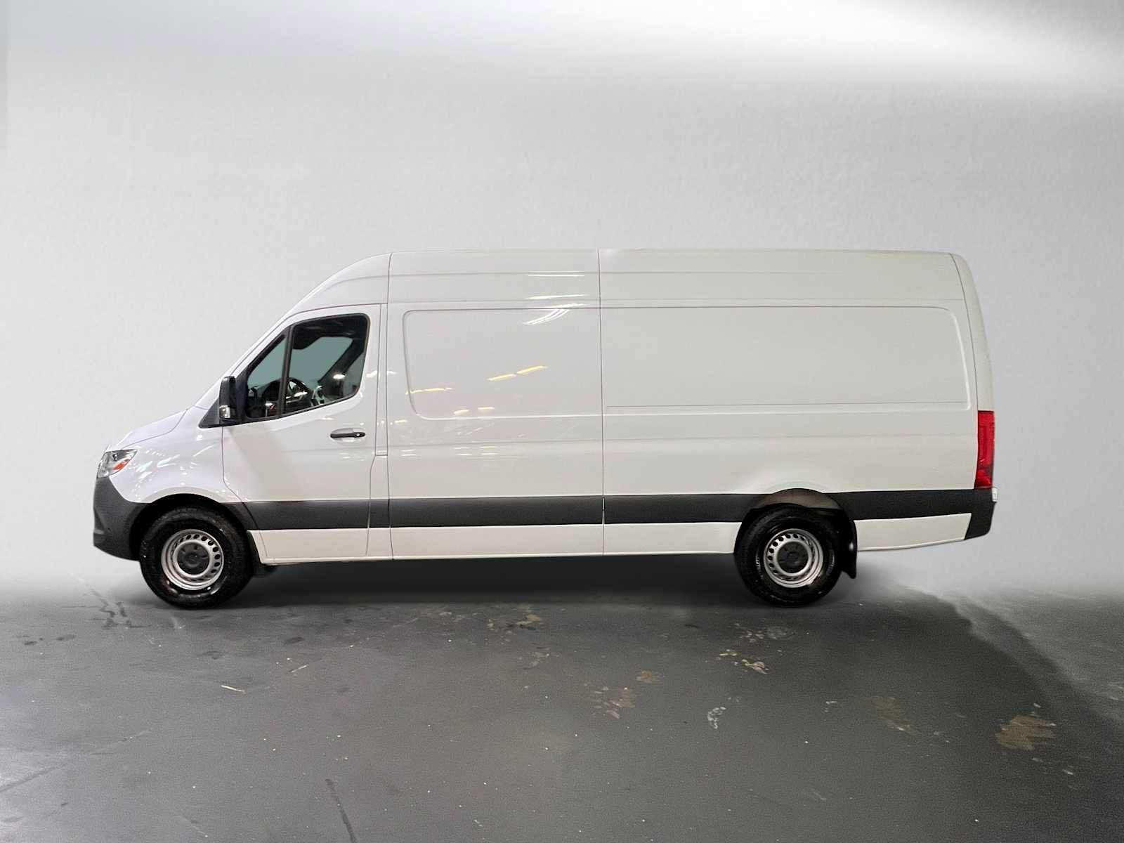 Used 2023 Mercedes-Benz Sprinter 2500 image 6