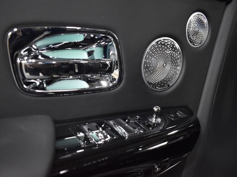 New 2027 Rolls-Royce Phantom Sedan RWD image 38