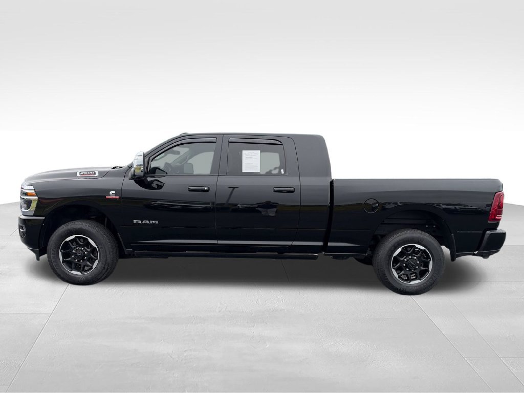 Used 2025 RAM 2500 Laramie AWD/4WD image 2