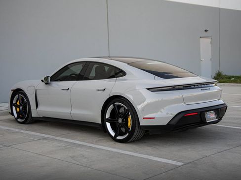 Used 2022 Porsche Taycan 4S AWD/4WD image 9