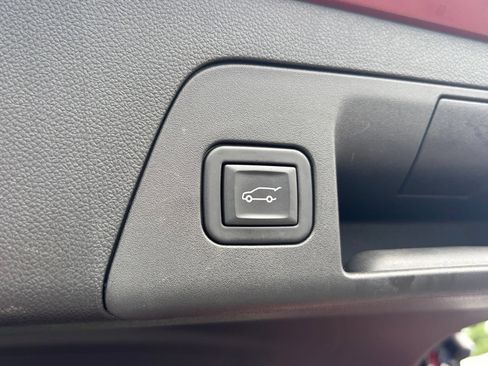 Used 2023 Buick Envision Avenir AWD/4WD image 19