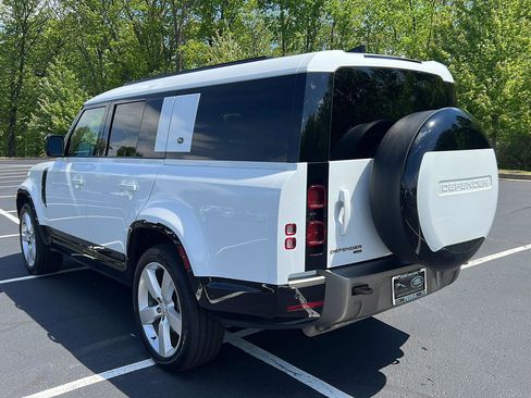 Certified 2023 Land Rover Defender 130 X-Dynamic SE AWD/4WD image 3