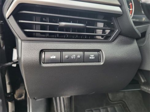 Used 2024 Nissan Altima 2.5 SV image 11