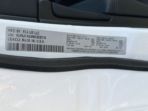 Used 2021 Jeep Grand Cherokee Laredo X AWD/4WD image 42