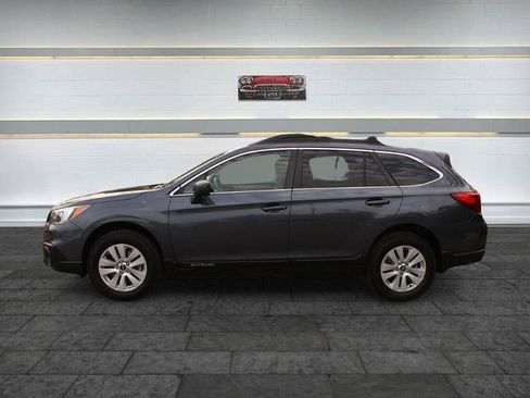 Used 2017 Subaru Outback 2.5i Premium w/ Popular Package #1 AWD/4WD image 4